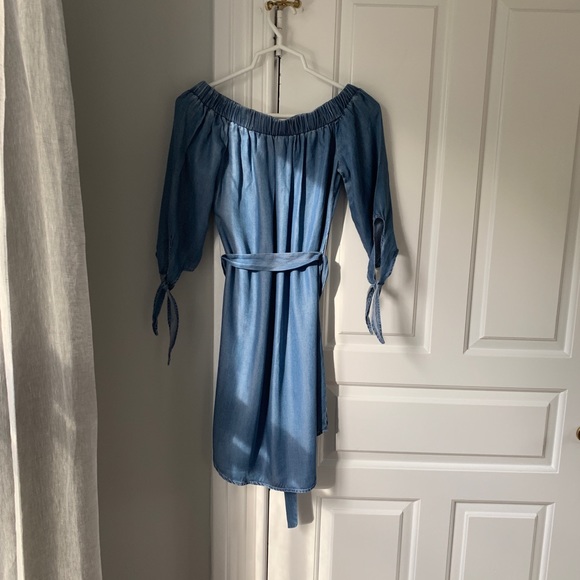 Off the Shoulder Chambray Dress - Picture 2 of 3